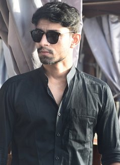 Lavi Meena - Male escort in Manila Photo 6 of 6