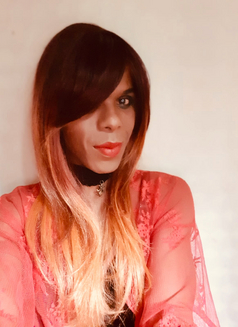 Lavignne Saori 100% Actif Ttbm - Transsexual escort in Paris Photo 5 of 16
