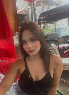 Laviña - Transsexual escort in Manila Photo 1 of 5