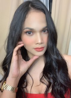 Laviña - Transsexual escort in Manila Photo 3 of 5