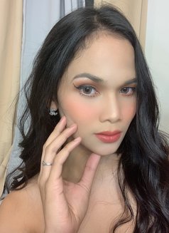 Laviña - Transsexual escort in Manila Photo 4 of 5