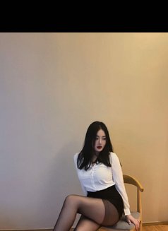 Lavinia - escort in Shenzhen Photo 3 of 4