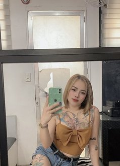 Lavinia - escort in Manila Photo 2 of 7