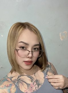 Lavinia - escort in Manila Photo 5 of 7
