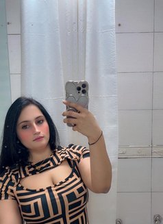 Lavisha - escort in Abu Dhabi Photo 2 of 2
