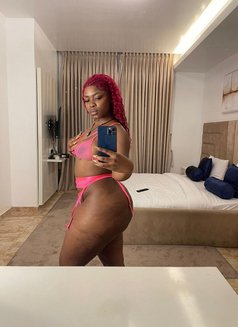 Kiki - puta in Jeddah Photo 2 of 6