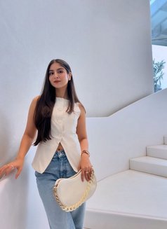 Lavya - escort in Chennai Photo 2 of 3