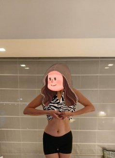 Lavya - escort in New Delhi Photo 4 of 5