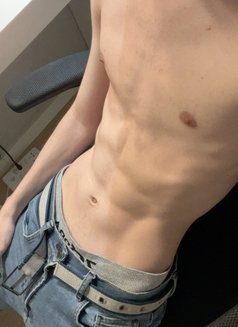 Lawrence - Male escort in Manila Photo 2 of 5