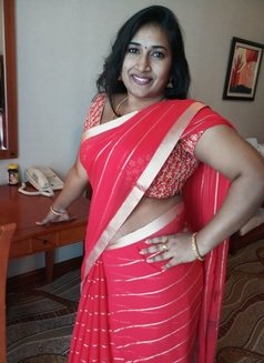 Laxmi Busty South Indian - escort in Dubai Photo 2 of 3