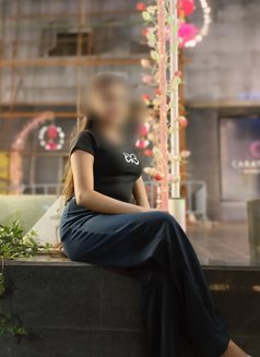 Real meet y cam show available - escort in New Delhi Photo 1 of 2