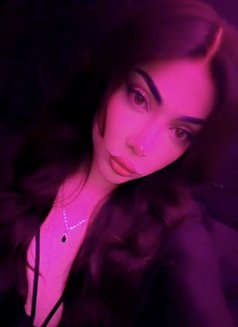 Layal - Transsexual escort in Beirut Photo 3 of 27