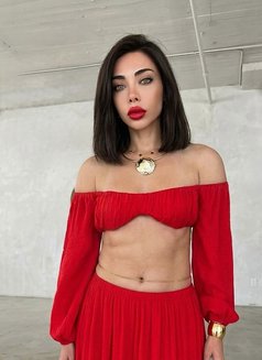 Layal 🇱🇧 - Transsexual escort in Beirut Photo 4 of 17