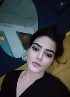 Layan - Acompañantes transexual in Beirut Photo 2 of 2