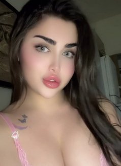 Layan - Transsexual escort in Beirut Photo 19 of 20