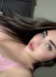 Layan - Transsexual escort in Beirut Photo 20 of 20