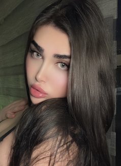Layan - Transsexual escort in Beirut Photo 6 of 19