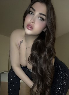 Layan - Transsexual escort in Beirut Photo 18 of 18