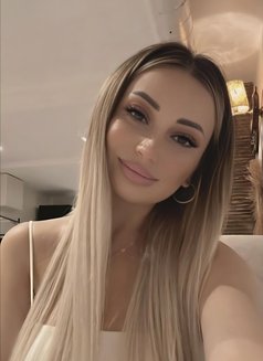 Layan - puta in Beirut Photo 2 of 5