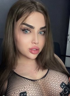 Layan Nour - Transsexual escort in Beirut Photo 25 of 26