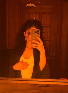 Layla - escort agency in Jeddah Photo 1 of 5