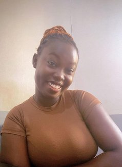 Layla - escort in Cairo Photo 4 of 5