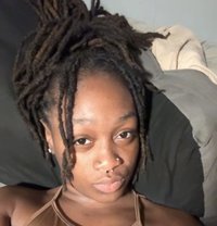 Sandy - escort in Kuwait
