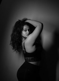 Layla - escort in Mumbai Photo 4 of 8