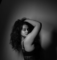 Layla - escort in Mumbai Photo 4 of 8