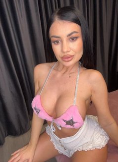 Layla Jameson perfect slut - puta in Doha Photo 8 of 16