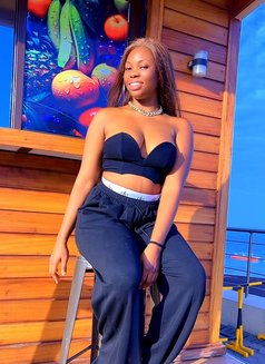 Layla - escort in Dubai Photo 2 of 2