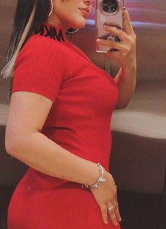 Layla - escort in Cairo Photo 2 of 7