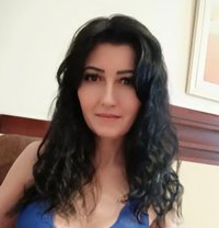 Layla New - puta in Dubai Photo 4 of 5