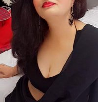 Layla Noor (Independent desi Milf) - Male escort in Dubai