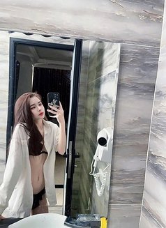 Layla - escort in Al Ain Photo 3 of 7