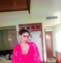 Layla - escort in Colombo