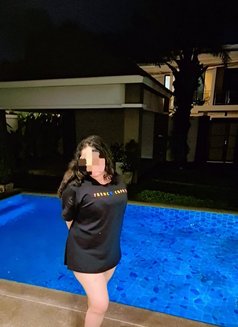 Layla - escort in Colombo Photo 3 of 7