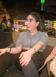 Layla - escort in Colombo Photo 6 of 7