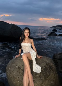 Layla - Transsexual escort in Phuket Photo 5 of 6