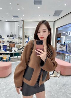 Layly - puta in Doha Photo 2 of 4