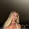 Lays - escort in Singapore