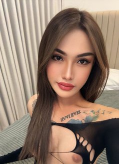 LB both - Transsexual escort in Khobar Photo 5 of 9