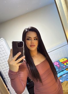 Lb Rosy - Transsexual escort agency in Dubai Photo 2 of 3