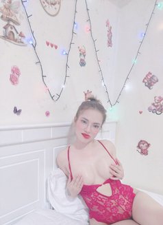 Le HeLin - escort in Abu Dhabi Photo 5 of 6