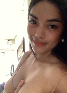 Lea Fox - Transsexual escort in Makati City Photo 3 of 16