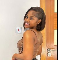 Thea - escort in Kuwait Photo 4 of 7