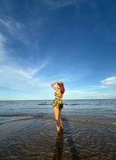 Lea Rose (Camshow,Content,Meet) - escort in Manila Photo 11 of 14