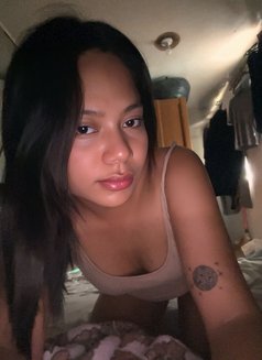 Lea (Sweet Girl in Camshow) - Transsexual escort in Manila Photo 4 of 9