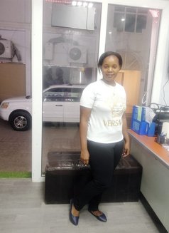 Leah - escort in Berlin Photo 3 of 6