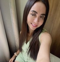 Leah - escort in Singapore